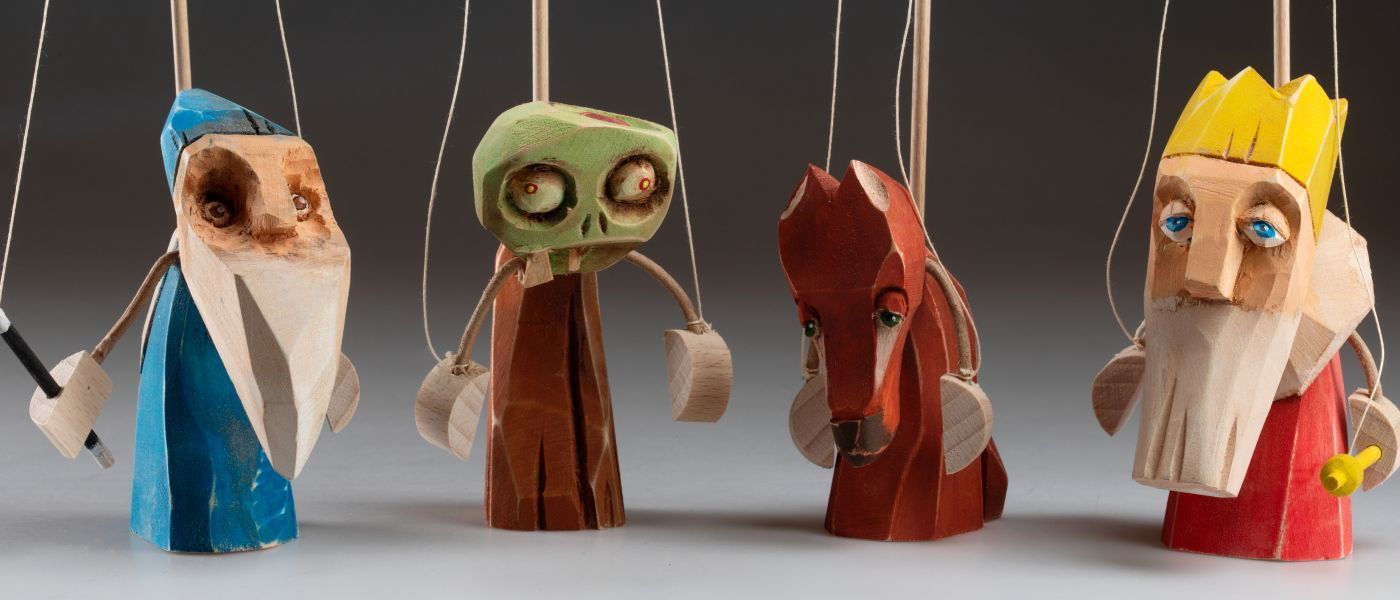 Jiří Polášek – Marionnettes artisanales en bois modernes