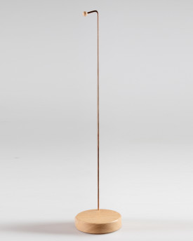 Support pour une petite marionnette de 30 cm de haut