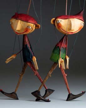 Verspielter Sprite - handgeschnitzte Holzmarionette