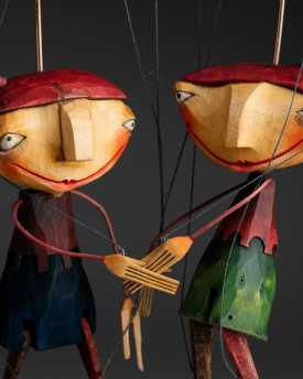 Verspielter Sprite - handgeschnitzte Holzmarionette