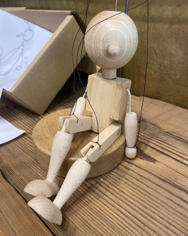 Assemblez et décorez votre propre marionnette en bois