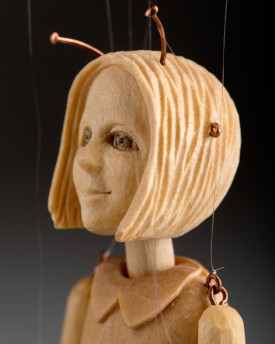 La plus petite marionnette du monde - un Coccinelle  en bois sculpté à la main