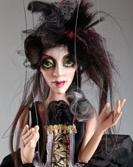 Ruby - une marionnette au look captivant