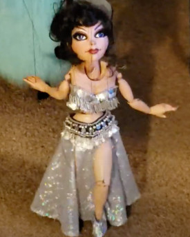 Modelo 3D de una marioneta de bailarina del vientre para imprimir en 3D
