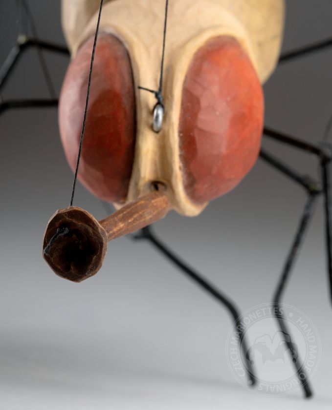 Wespe - Handgeschnitzte Marionette aus Holz