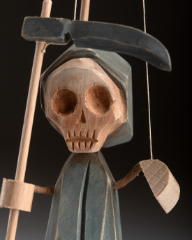 Tod - Handgeschnitzte Holzmarionette im Stehen