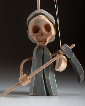 Tod - Handgeschnitzte Holzmarionette im Stehen