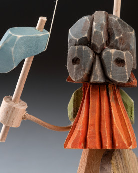 Viking - Handgeschnitzte Holzmarionette im Stehen