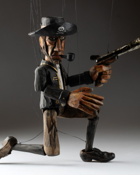 Captain Ironhand - La Marionetta Pirata Carismatica