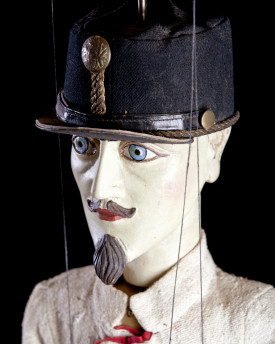 Antike Holzmarionette – Gendarm