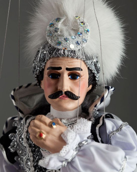 Il Principe Nero - un burattino con un bellissimo costume