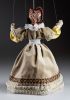 foto: Hofdame Elizabeth - Eine charmante Marionette in edlen Schals
