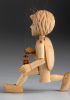 foto: Nejmenší loutka na světě - dřevěná vyřezávaná marioneta broučka